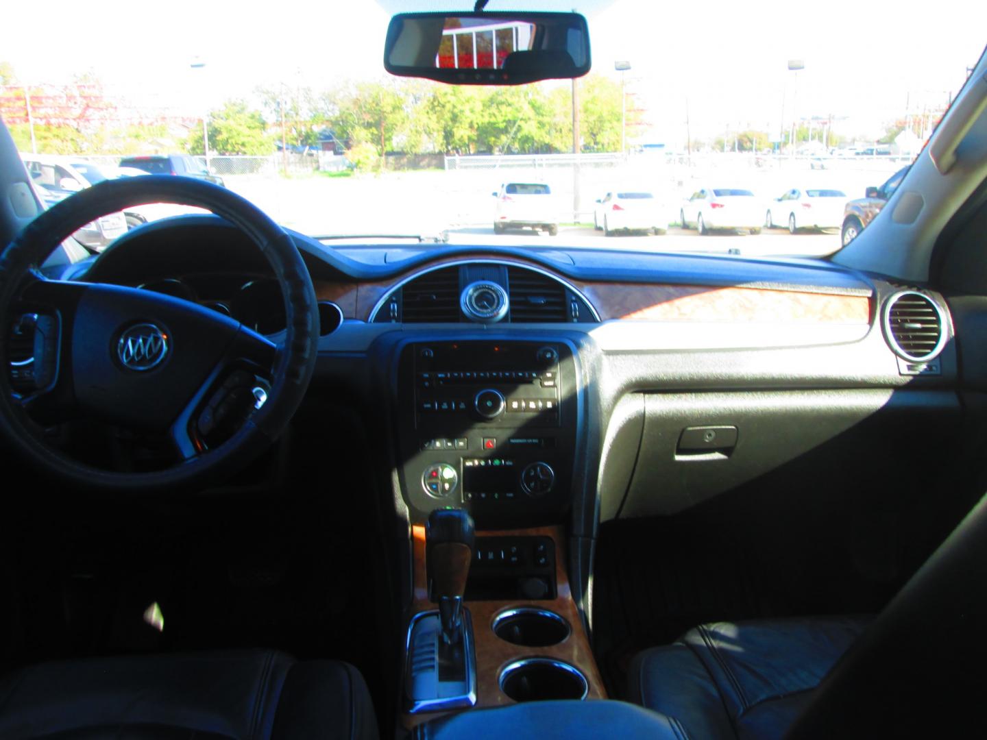 2012 GOLD Buick Enclave Leather AWD (5GAKVCED6CJ) with an 3.6L V6 DOHC 24V engine, 6-Speed Automatic Overdrive transmission, located at 1815 NE 28th St., Fort Worth, TX, 76106, (817) 625-6251, 32.795582, -97.333069 - Photo#11